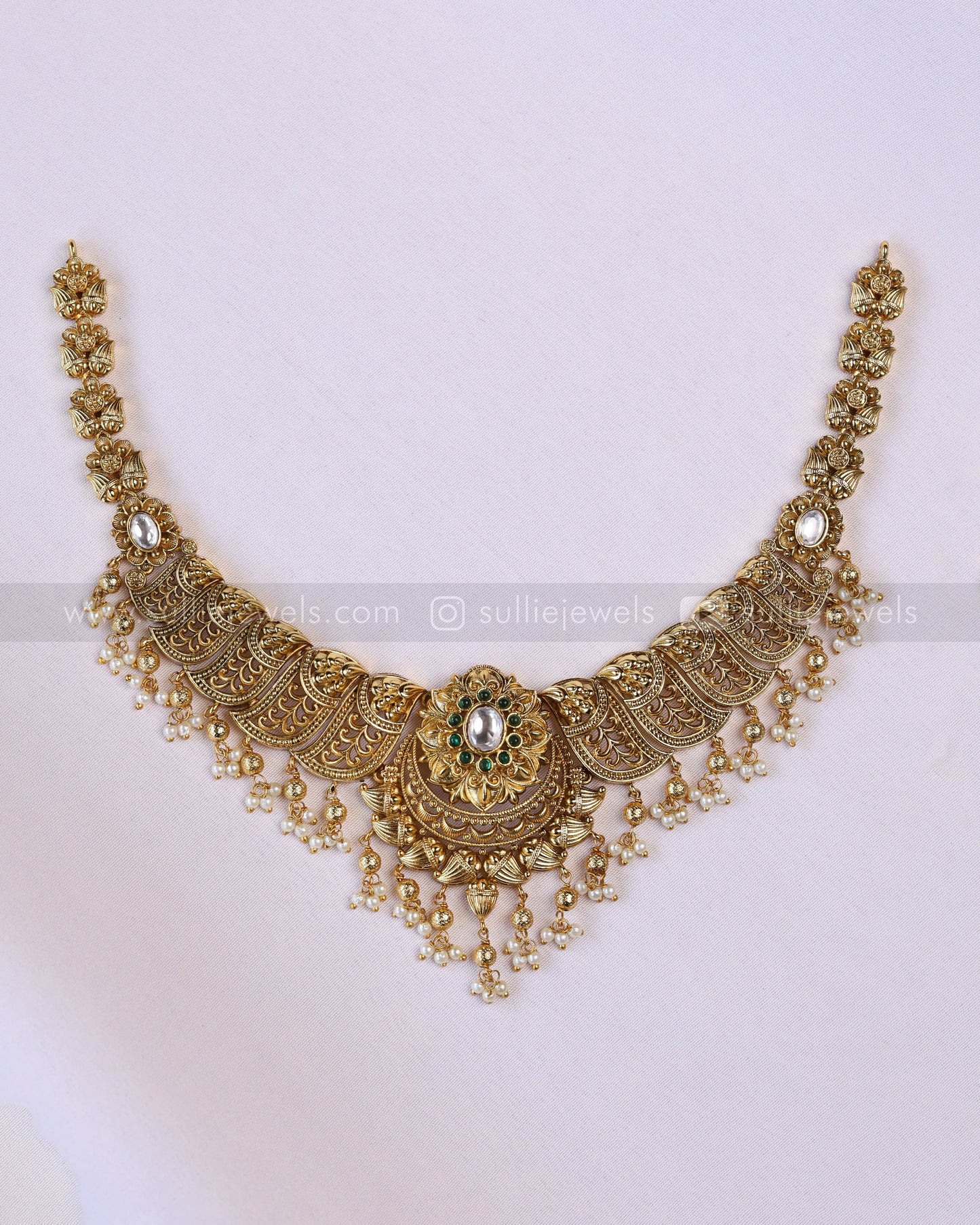 3942 - No Idol Statement Feather Design Necklace with Stud - Gold Beads