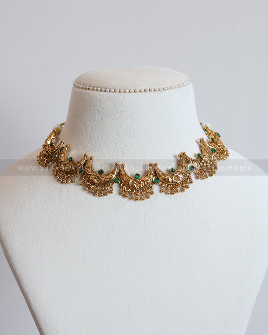 3796 - Sullie Basic - Green Antique Gold Ardha Chandra Necklace with Stud