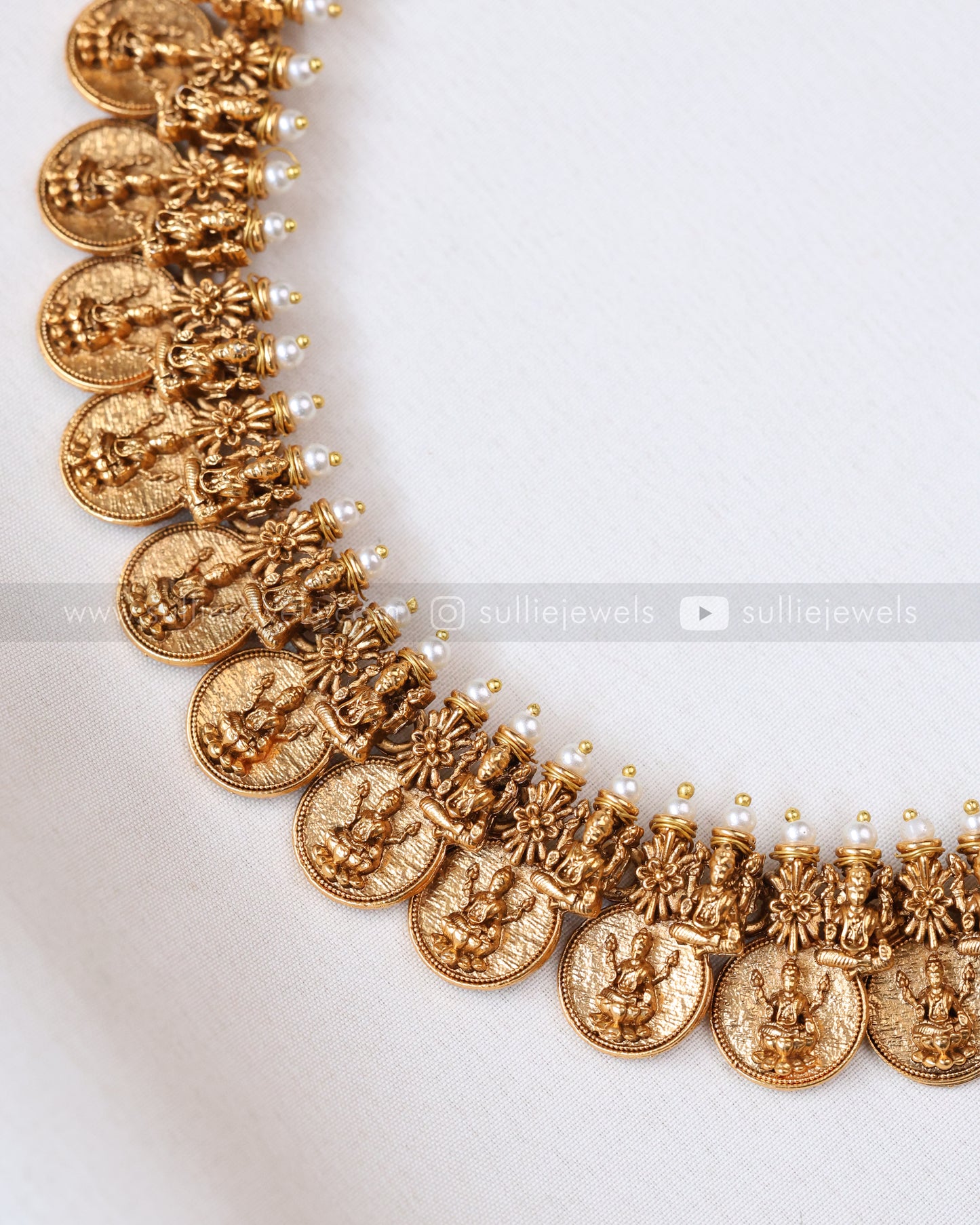 3802 - Sullie Basic - Lakshmi Gold Coin Pearl Necklace with Stud