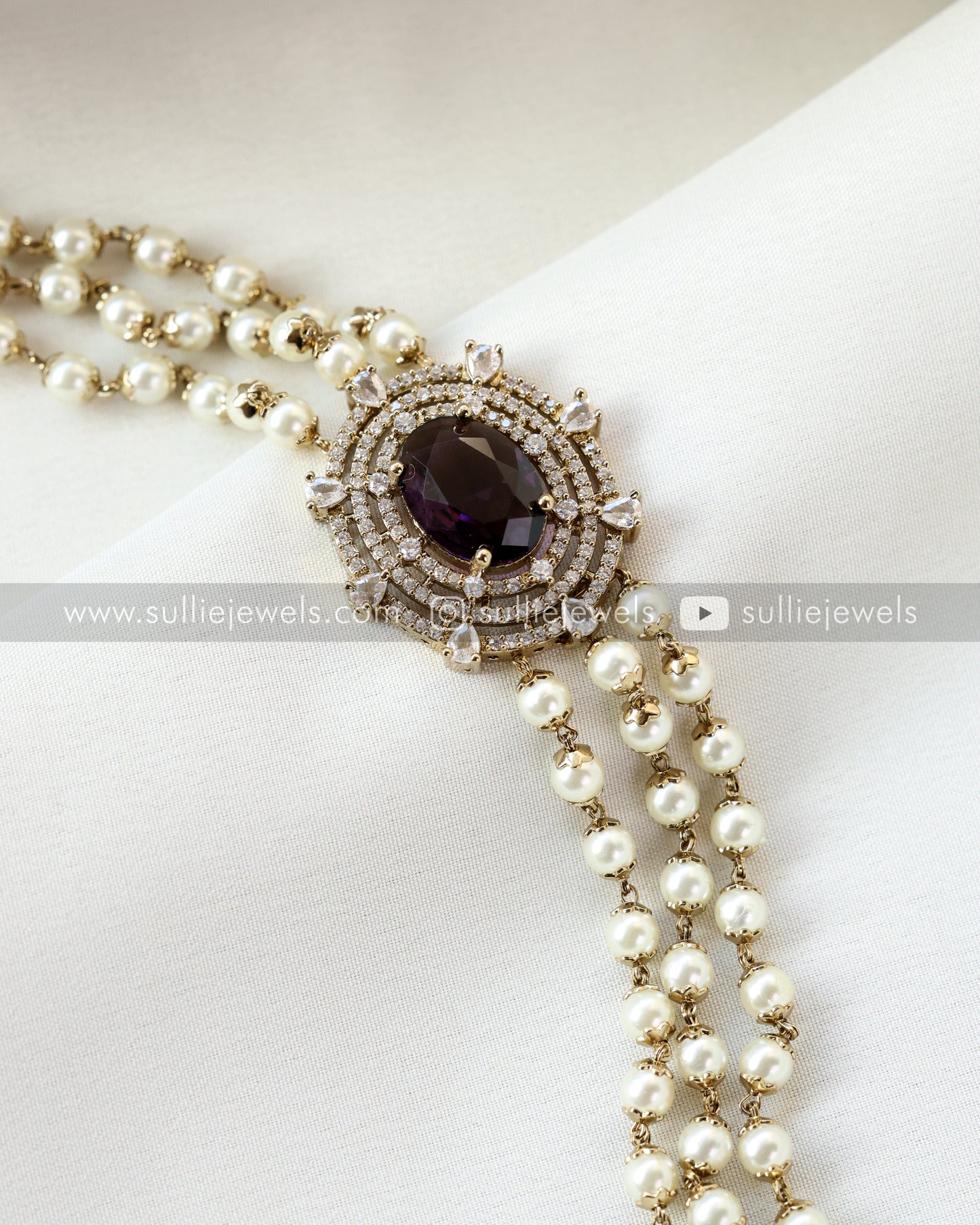 Stone Victorian Pearl Choker with Studs
