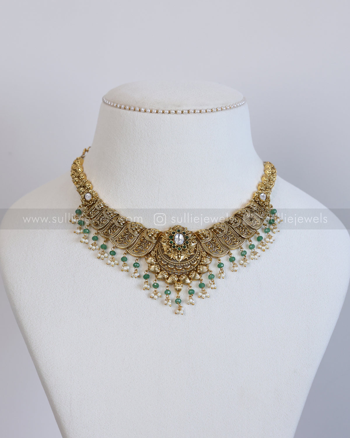 3943 - No Idol Statement Feather Design Necklace with Stud - Mint Beads