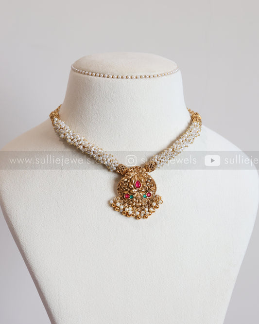 3807 - Sullie Basic - Lakshmi Pendant Pearl Cluster Necklace with Studs