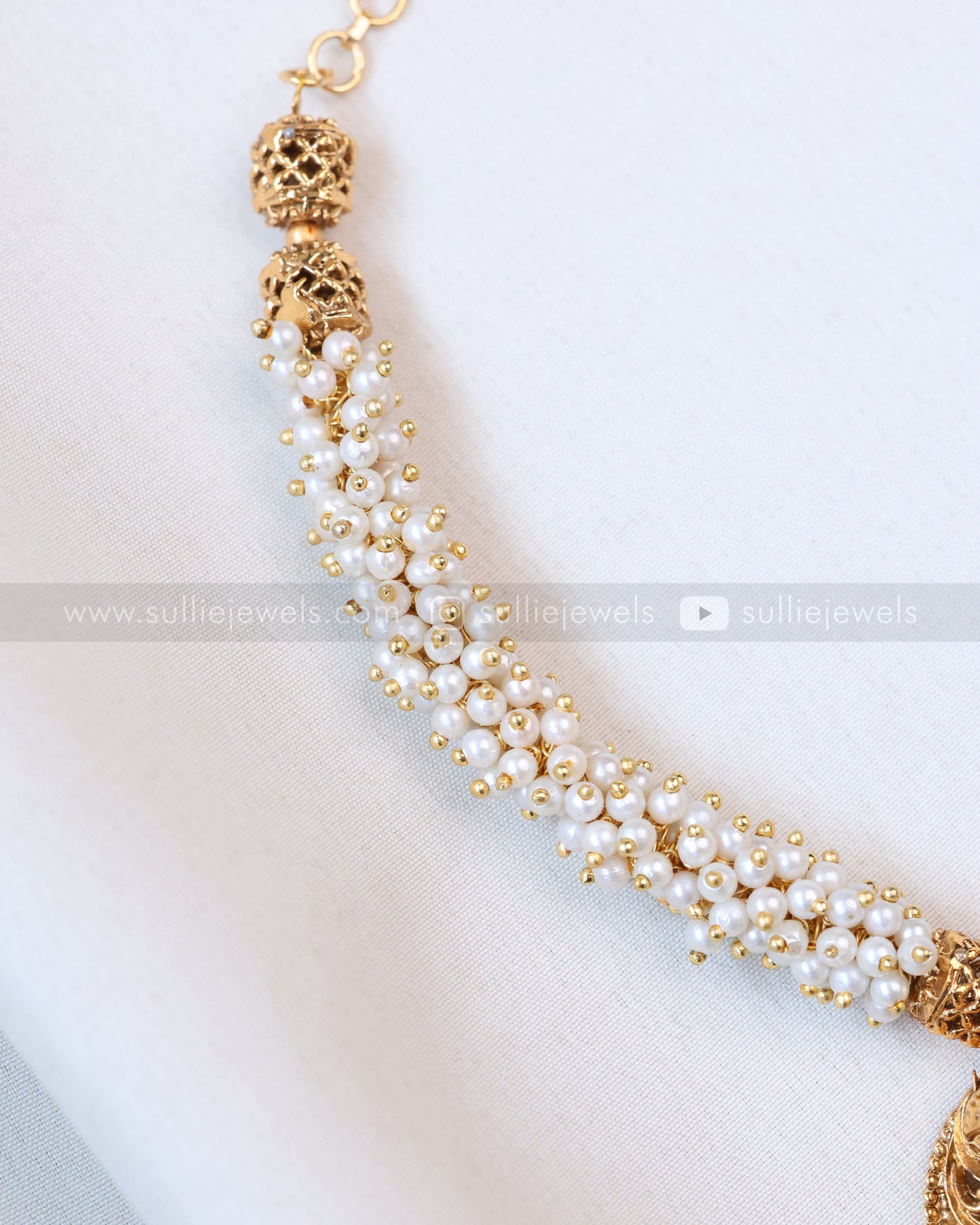 3807 - Sullie Basic - Lakshmi Pendant Pearl Cluster Necklace with Studs