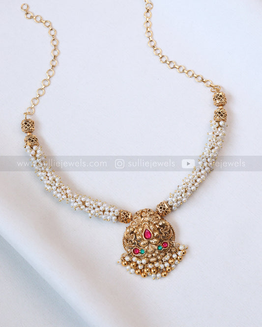 3807 - Sullie Basic - Lakshmi Pendant Pearl Cluster Necklace with Studs