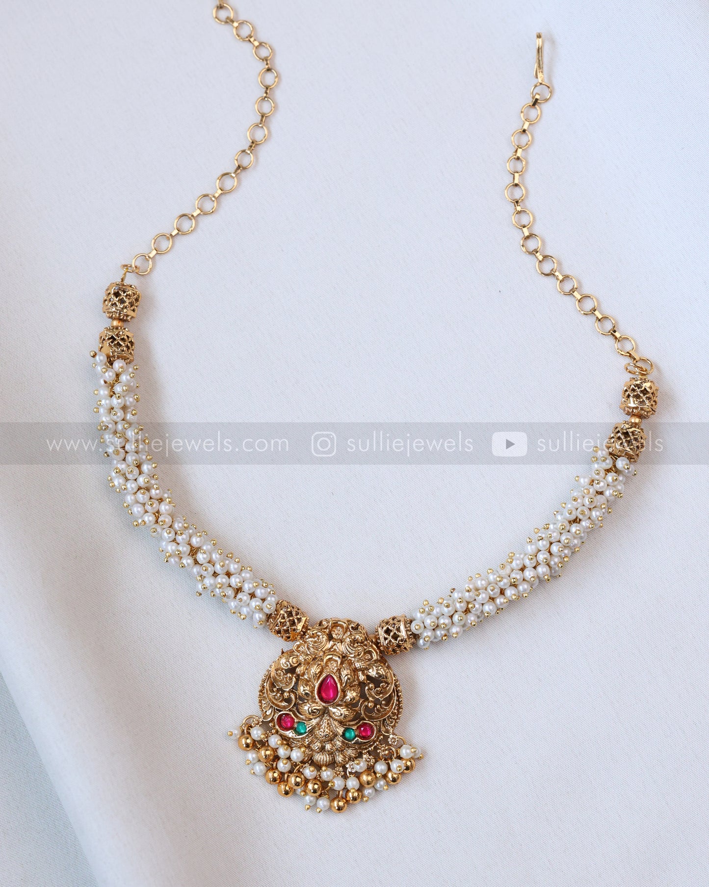 3807 - Sullie Basic - Lakshmi Pendant Pearl Cluster Necklace with Studs