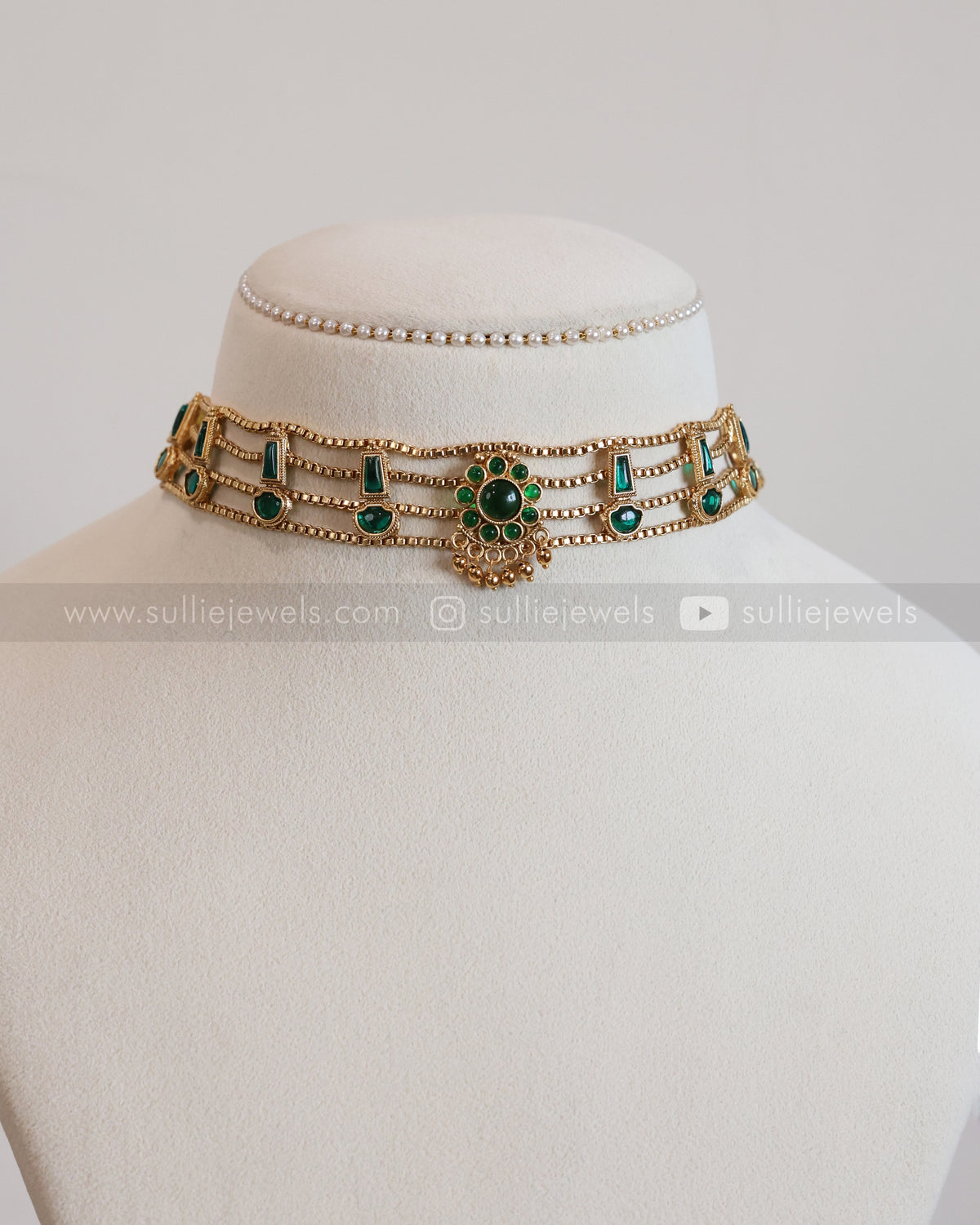 2175 - Sullie Basic - 4 Layer Green Palakka Choker with Stud