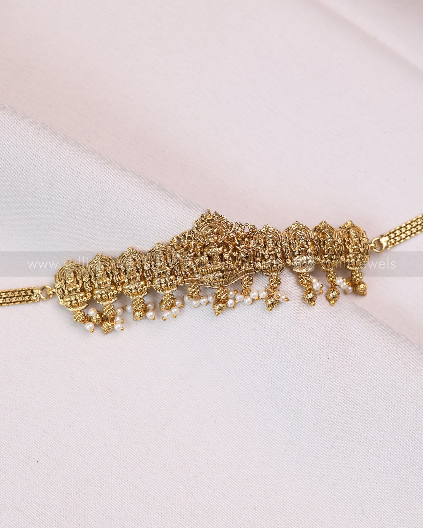 2127 - Minimal Goddess Choker with Stud