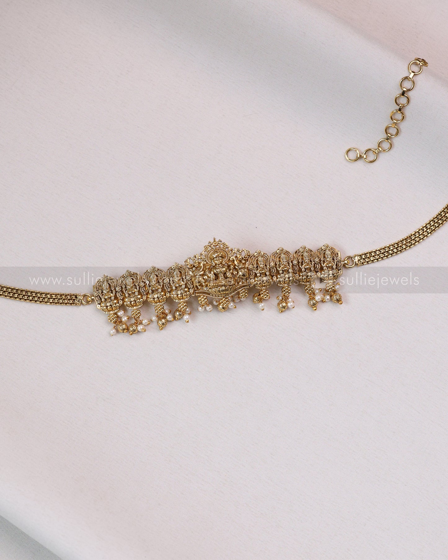 2127 - Minimal Goddess Choker with Stud
