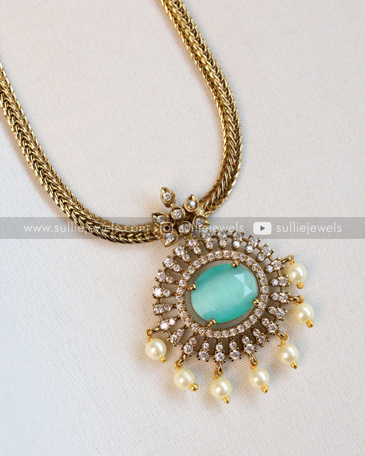 Pastel Green Centre Stone Necklace / Choker with Stud