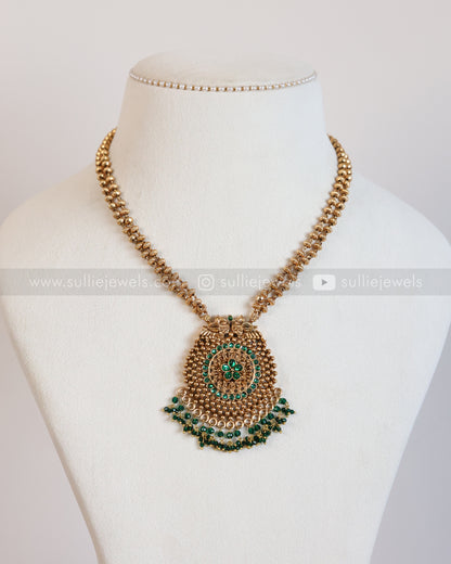 6042 - Sullie Basic - Green Flower Two Layered Gold Beaded Pendant with Jhumka