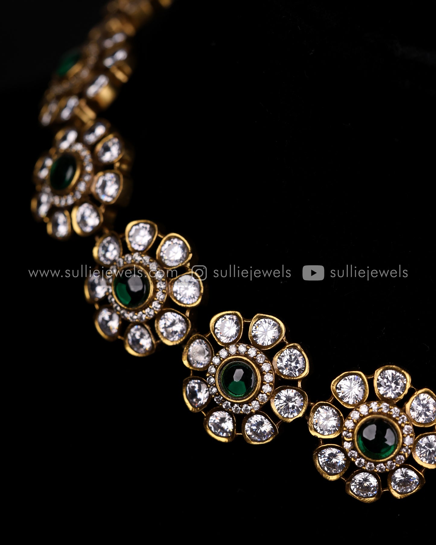 Victorian Premium Flower Necklace Set