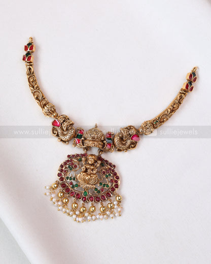 3871 - Sullie Basic - Lakshmi Pendant Hasli Necklace with Earring