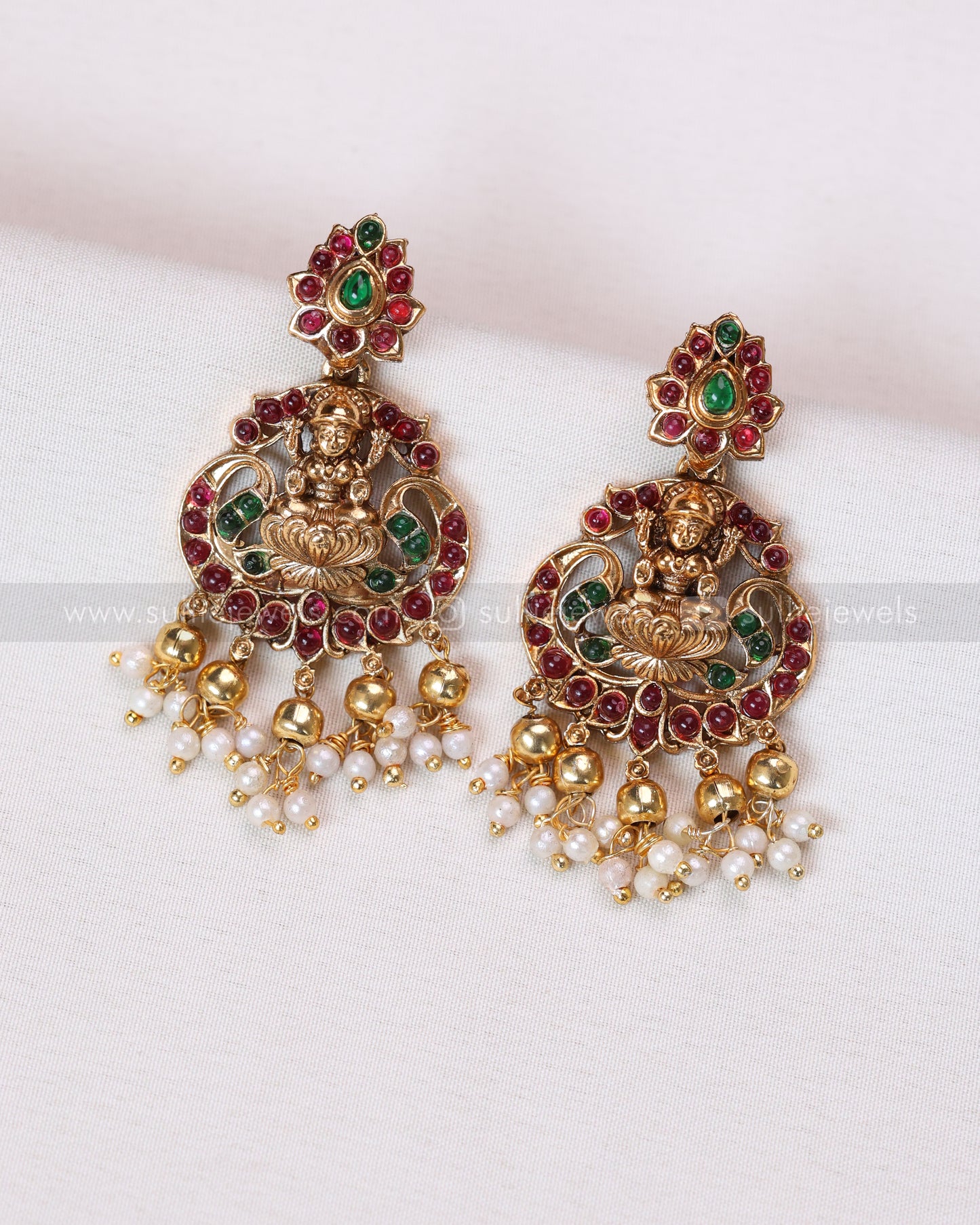 3871 - Sullie Basic - Lakshmi Pendant Hasli Necklace with Earring