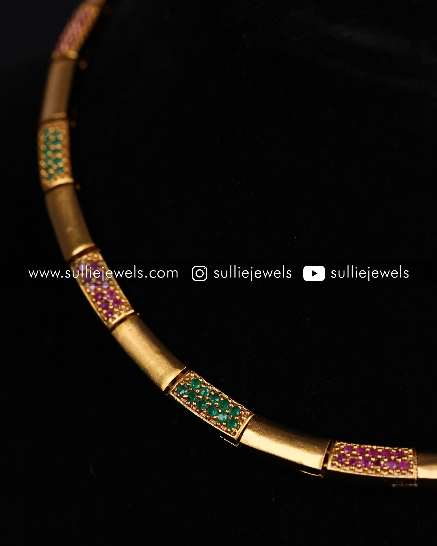 Minimal Gold finish Necklace Set