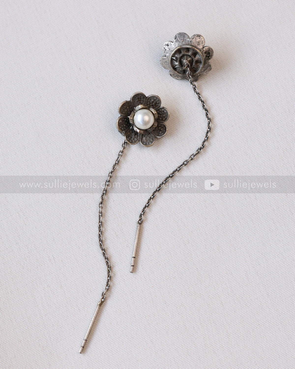 Sui Dhaga Oxidised White Flower Earrings