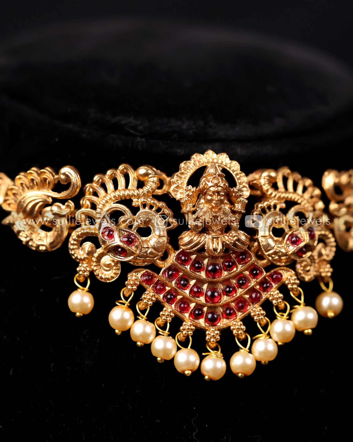 Lakshmi Stone Choker with Pearl drops Set