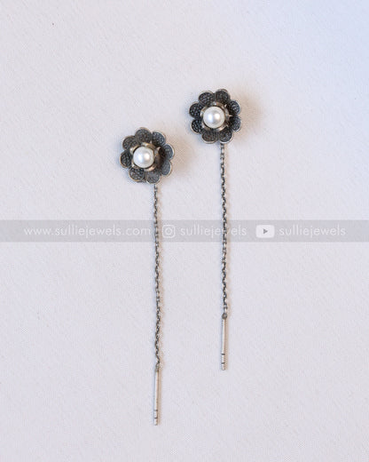 Sui Dhaga Oxidised White Flower Earrings