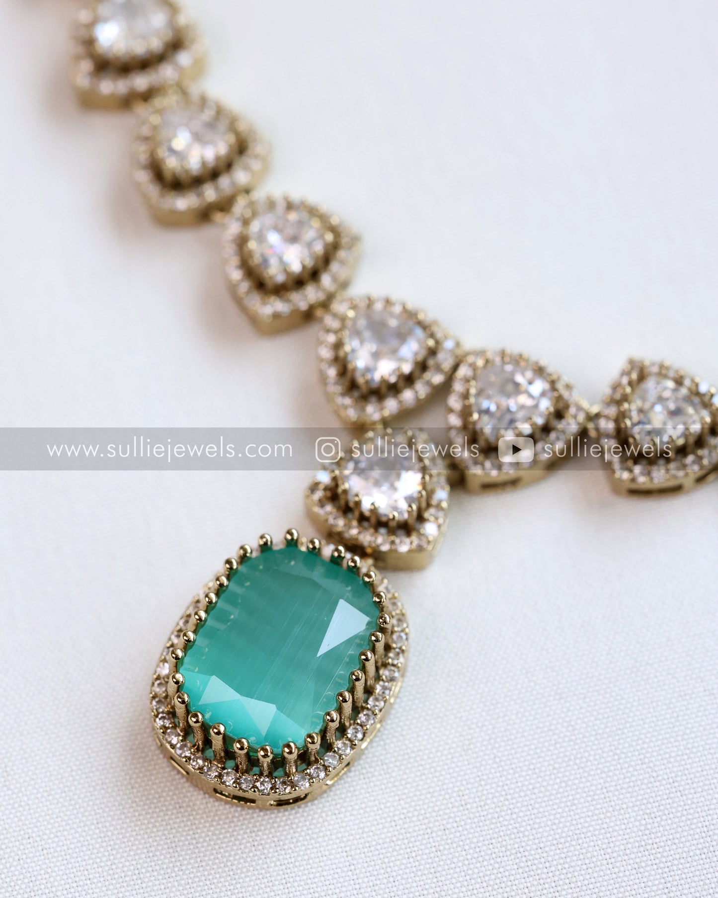 Mint Green Pendant Necklace with Earring