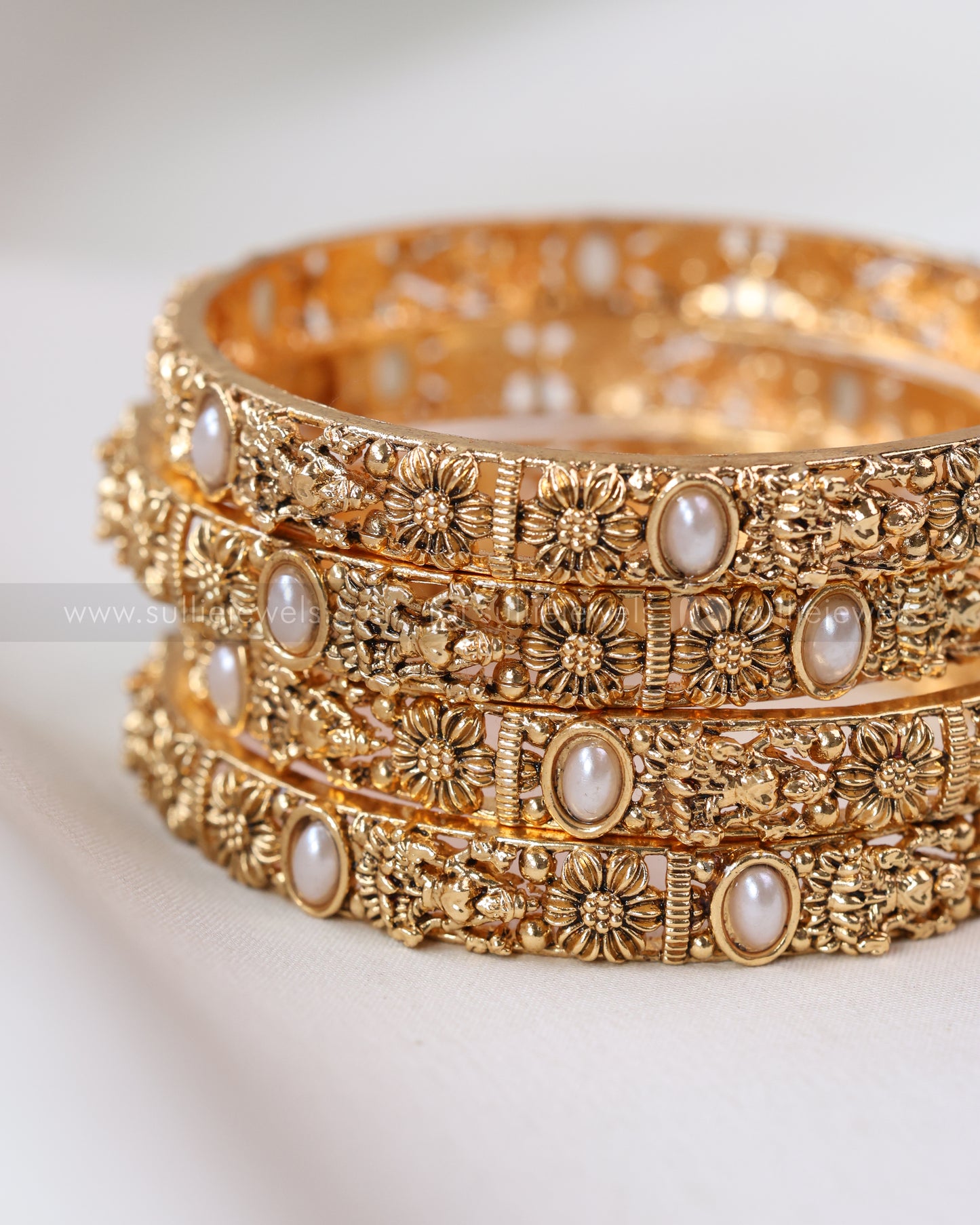 9068 - Sullie Basic - Floral Lakshmi Pearl Bangle - Set of 4