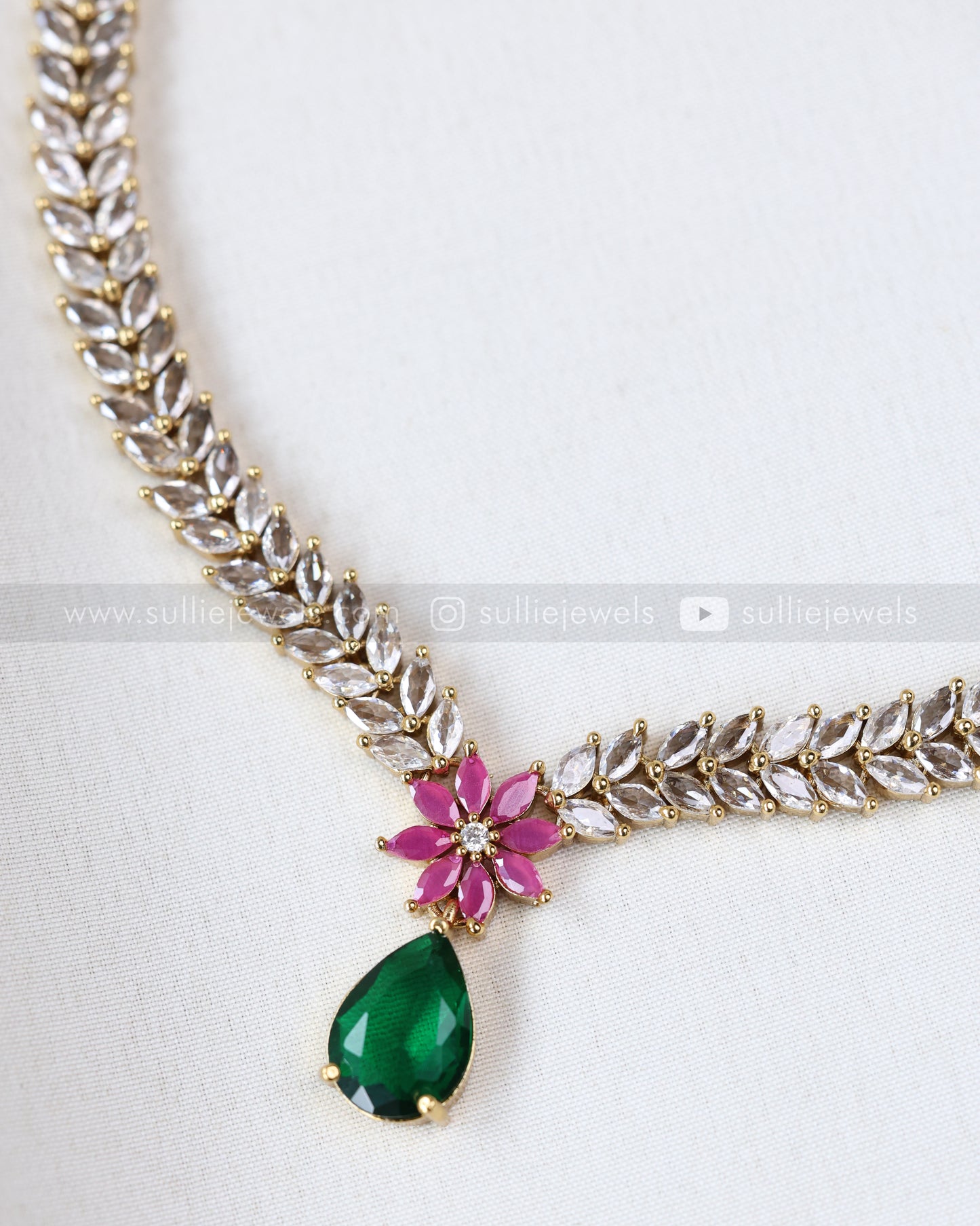 3683 - Emerald Raindrop White Leaf AD Necklace with Earring