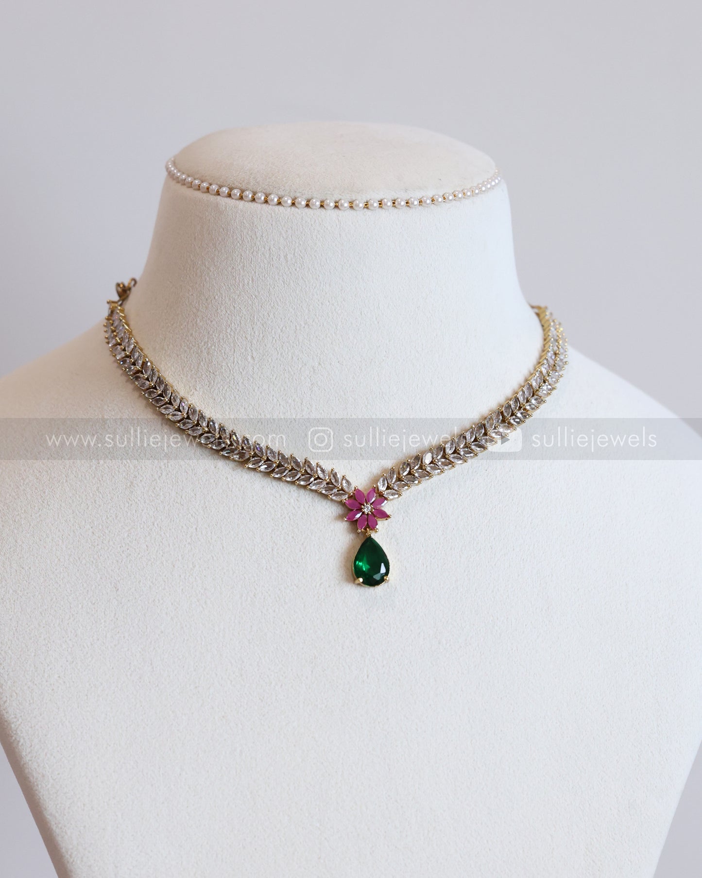 3683 - Emerald Raindrop White Leaf AD Necklace with Earring