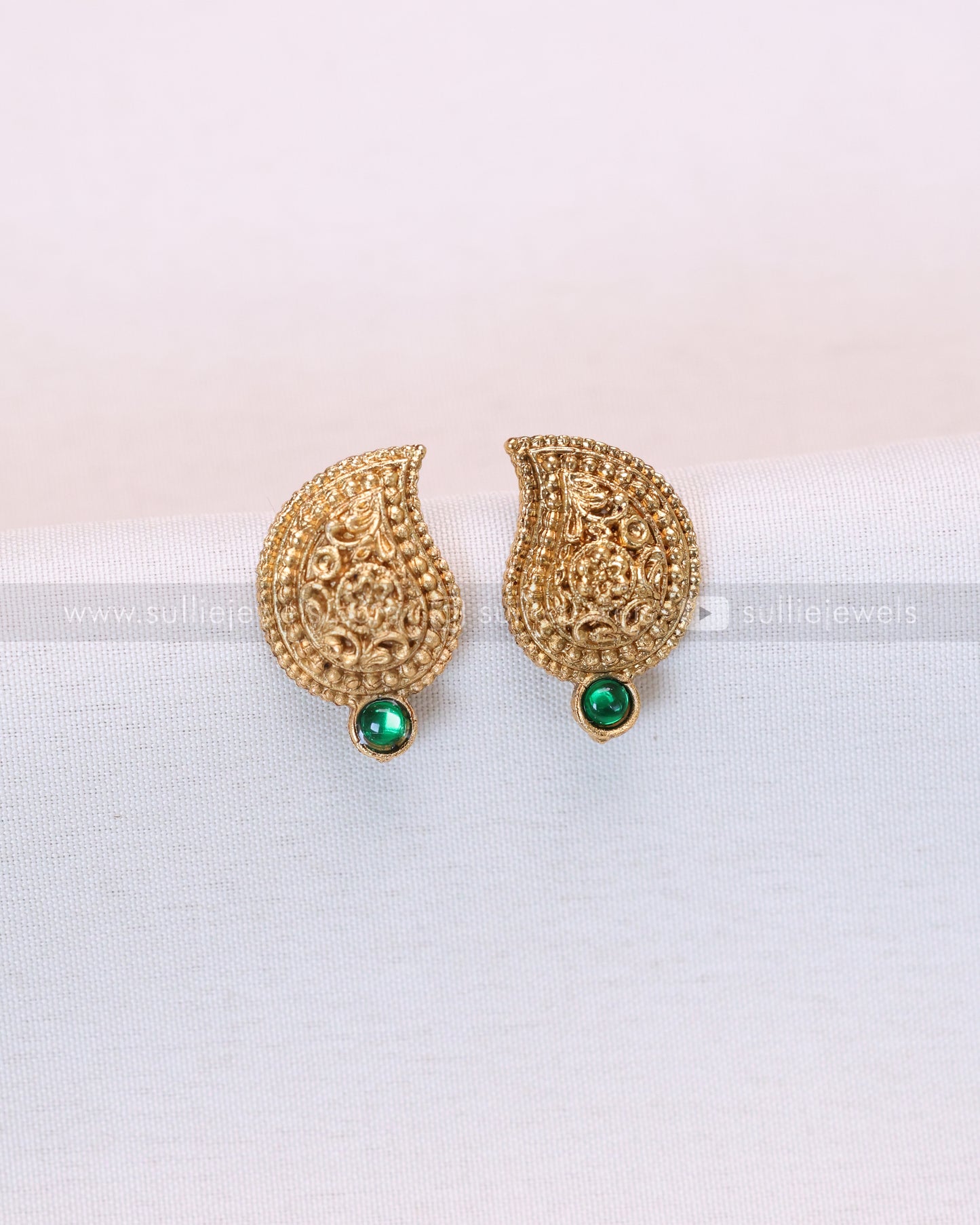 3724 - Sullie Basic - Green Gold Mango Necklace with Stud