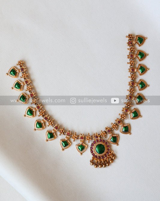Sullie Basic - Kerala Palakka Necklace with Studs