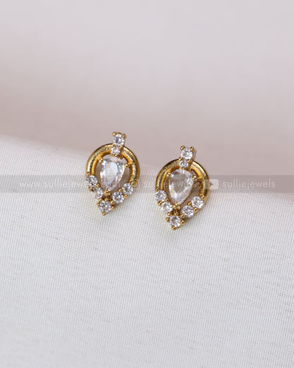 3718 - White Raindrop Hasli with Stud