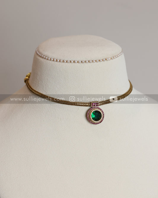 Round Green Palakka Minimal Choker / Necklace with Jhumka