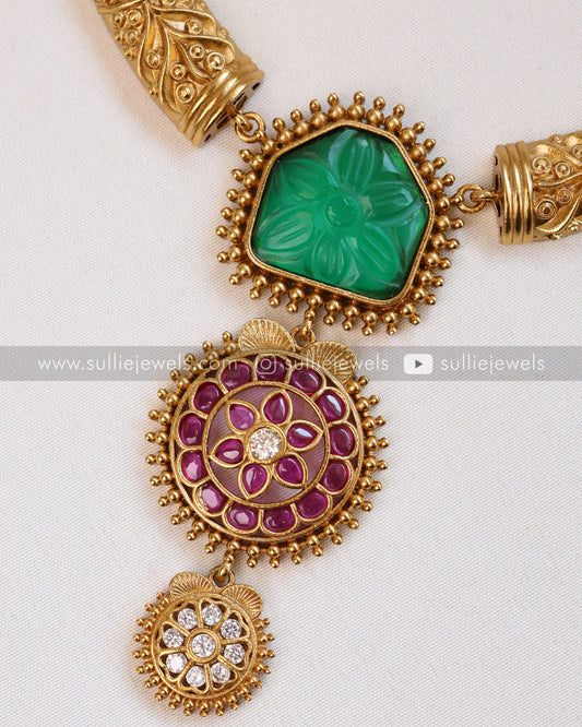 Green Carved Stone Kemp Hasli with Earring