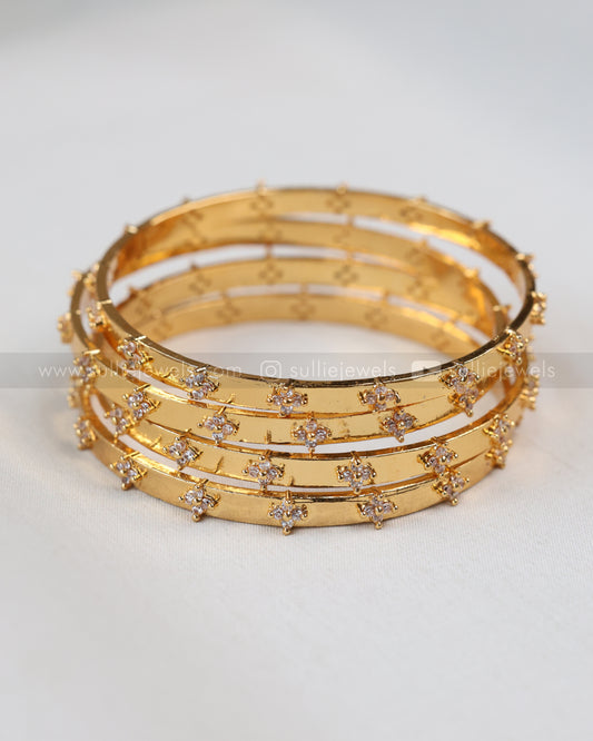 9032 - Gold Clover Design Bangle - Set of 4