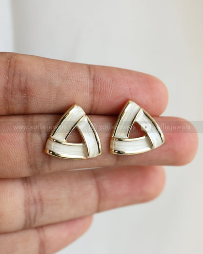 W137 - Golden Pearly White Triangular Stud