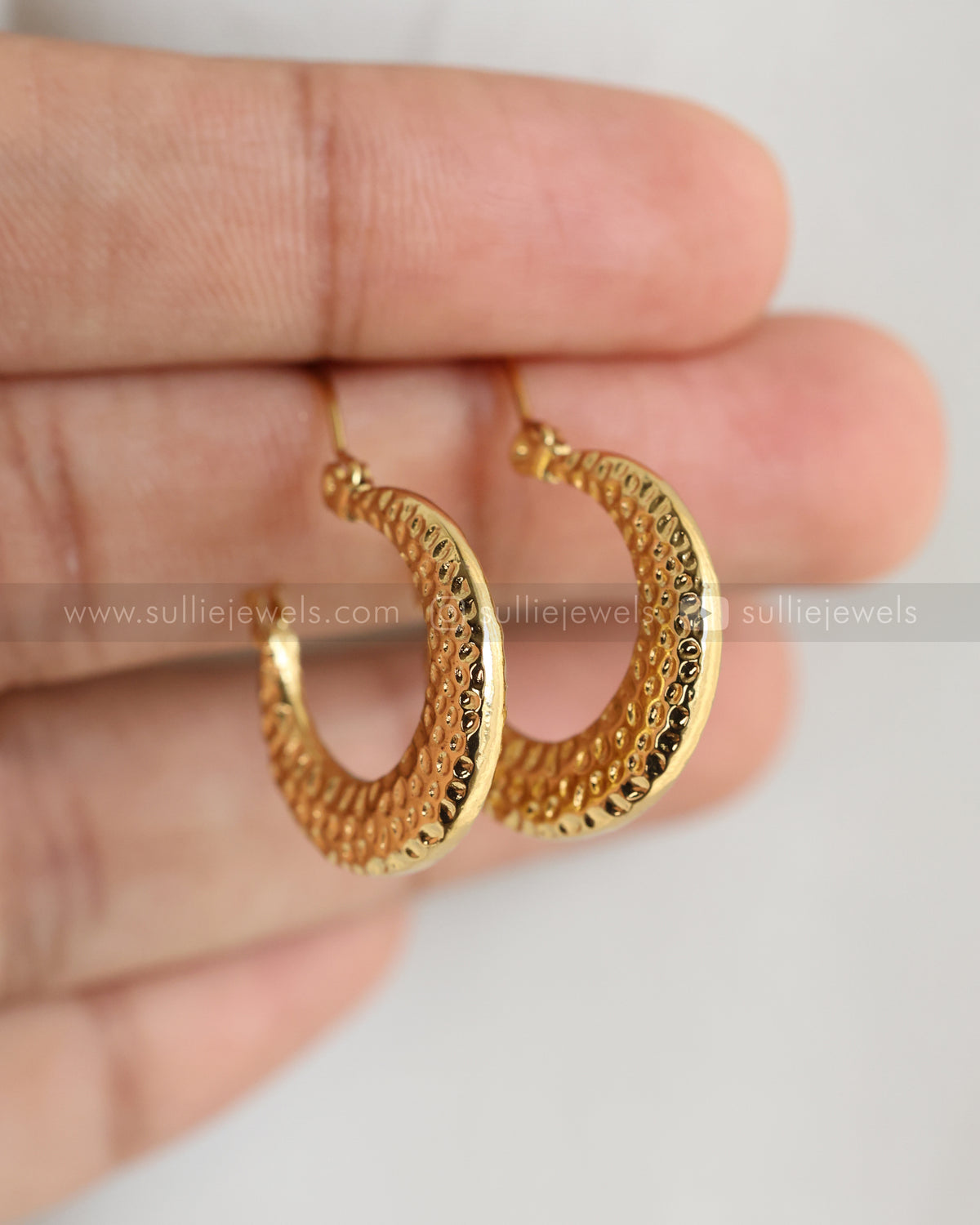 W127 - Gold Crescent Moon Hoop Earrings