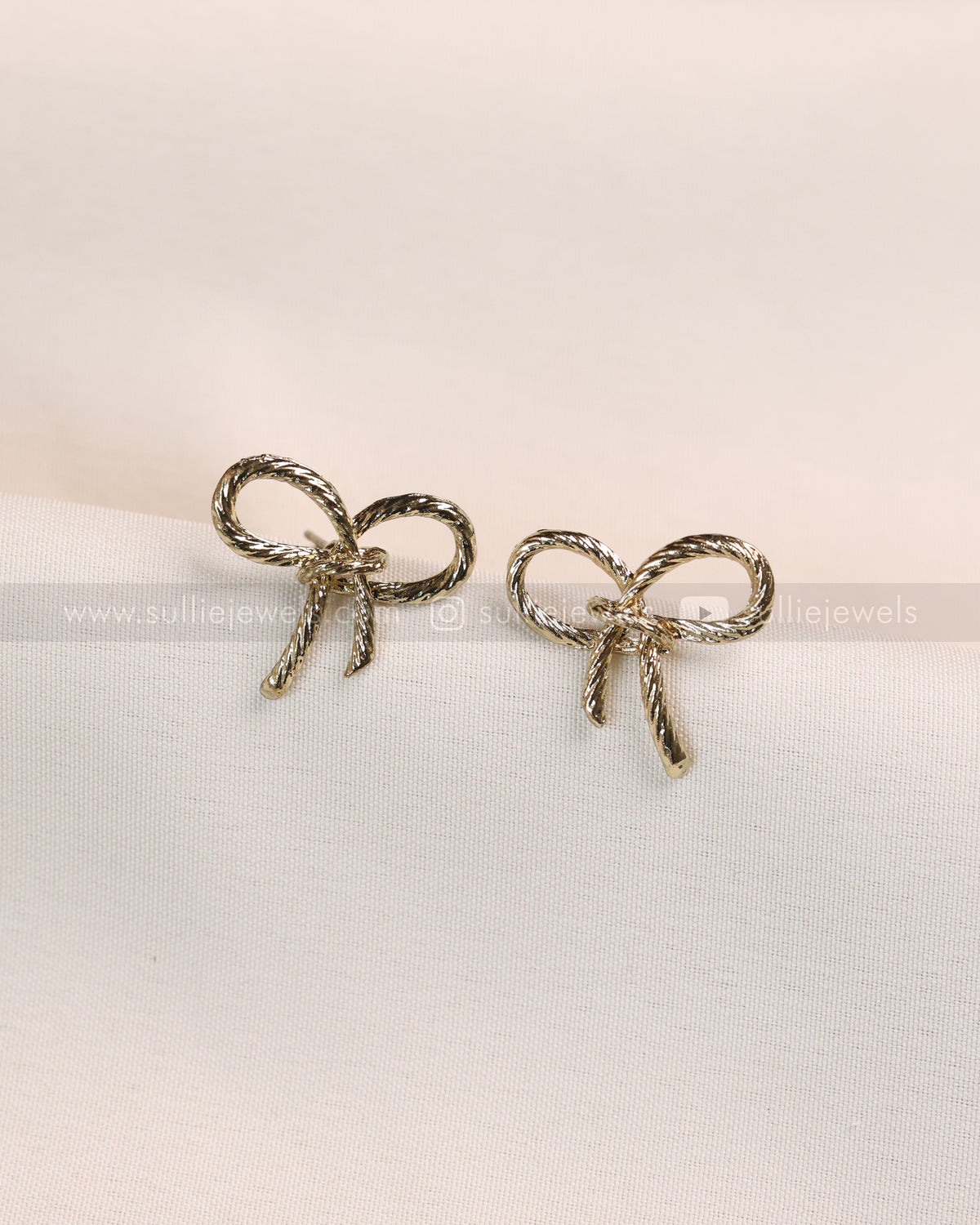W150 - Golden Bow Knot Stud Earrings