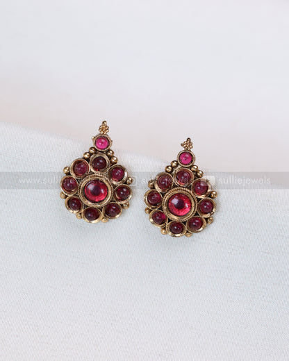 3771 - Sullie Basic - Traditional Coin & Ruby Flower Necklace with Studs