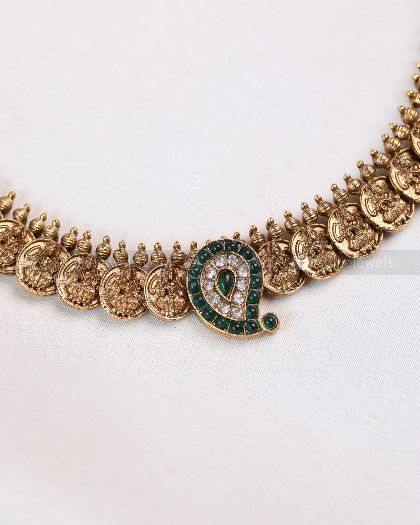 3767 - Sullie Basic -  Green Mango Coin Necklace with Studs