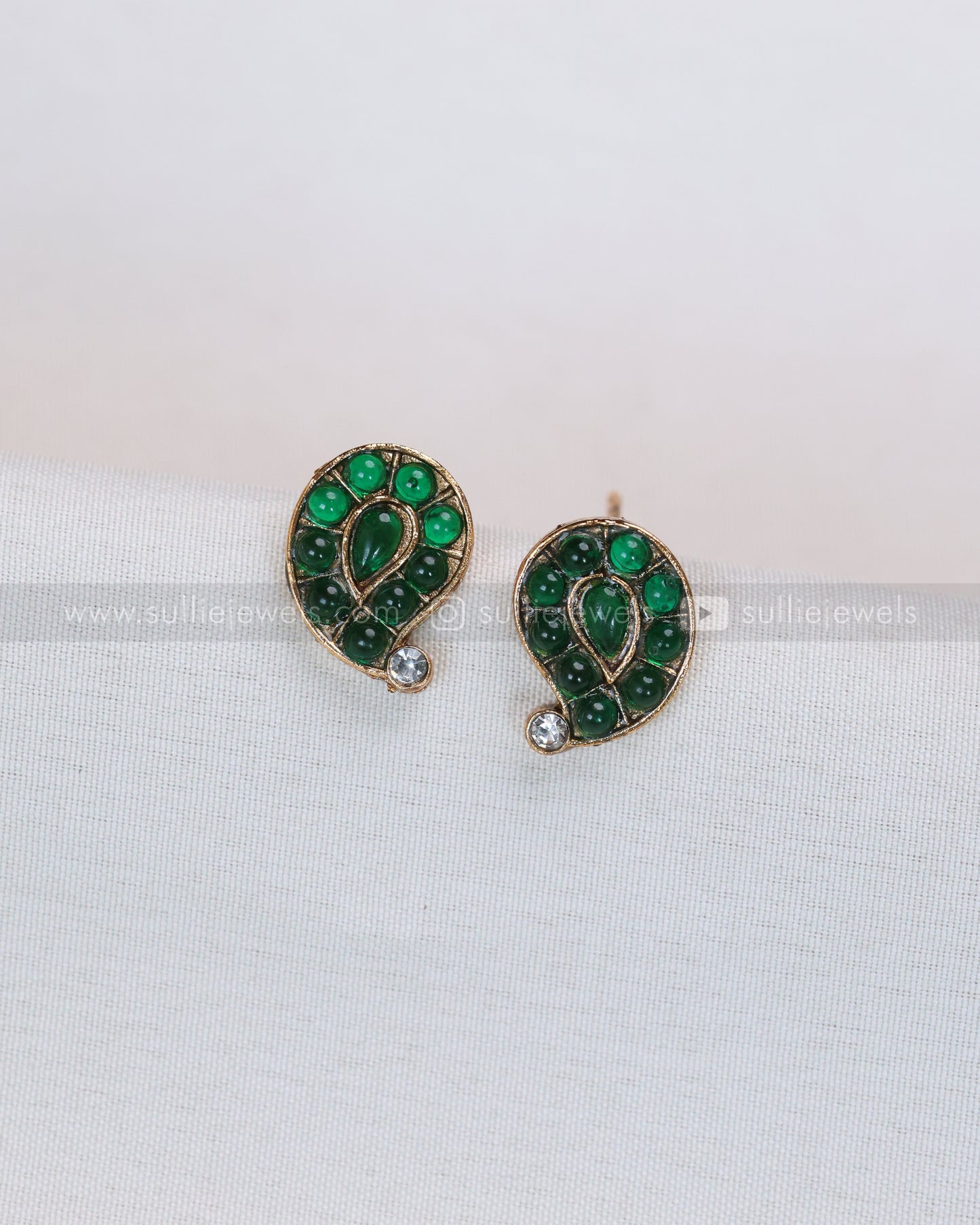 3767 - Sullie Basic -  Green Mango Coin Necklace with Studs