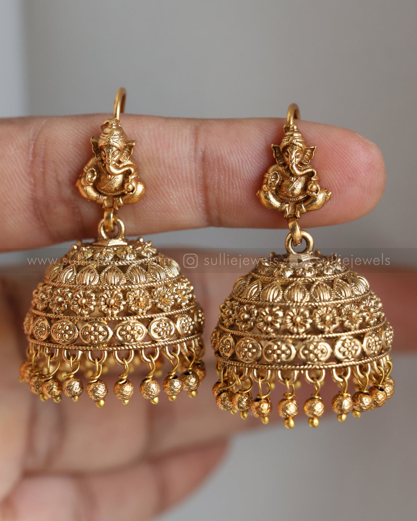 E1211 - Lord Ganesh Hanging Jhumka - Gold