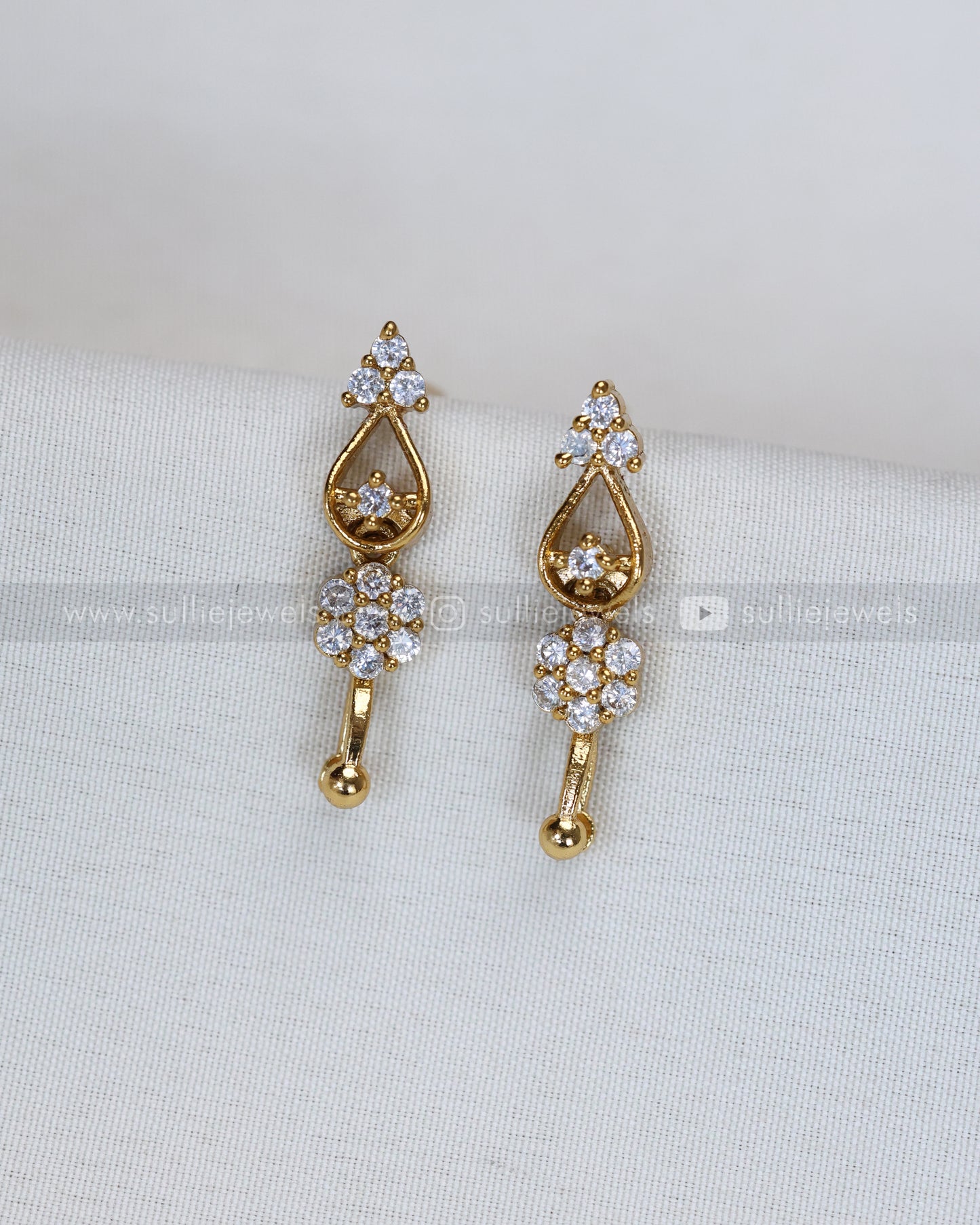3715 - Diamond Raindrop Star Necklace with Stud