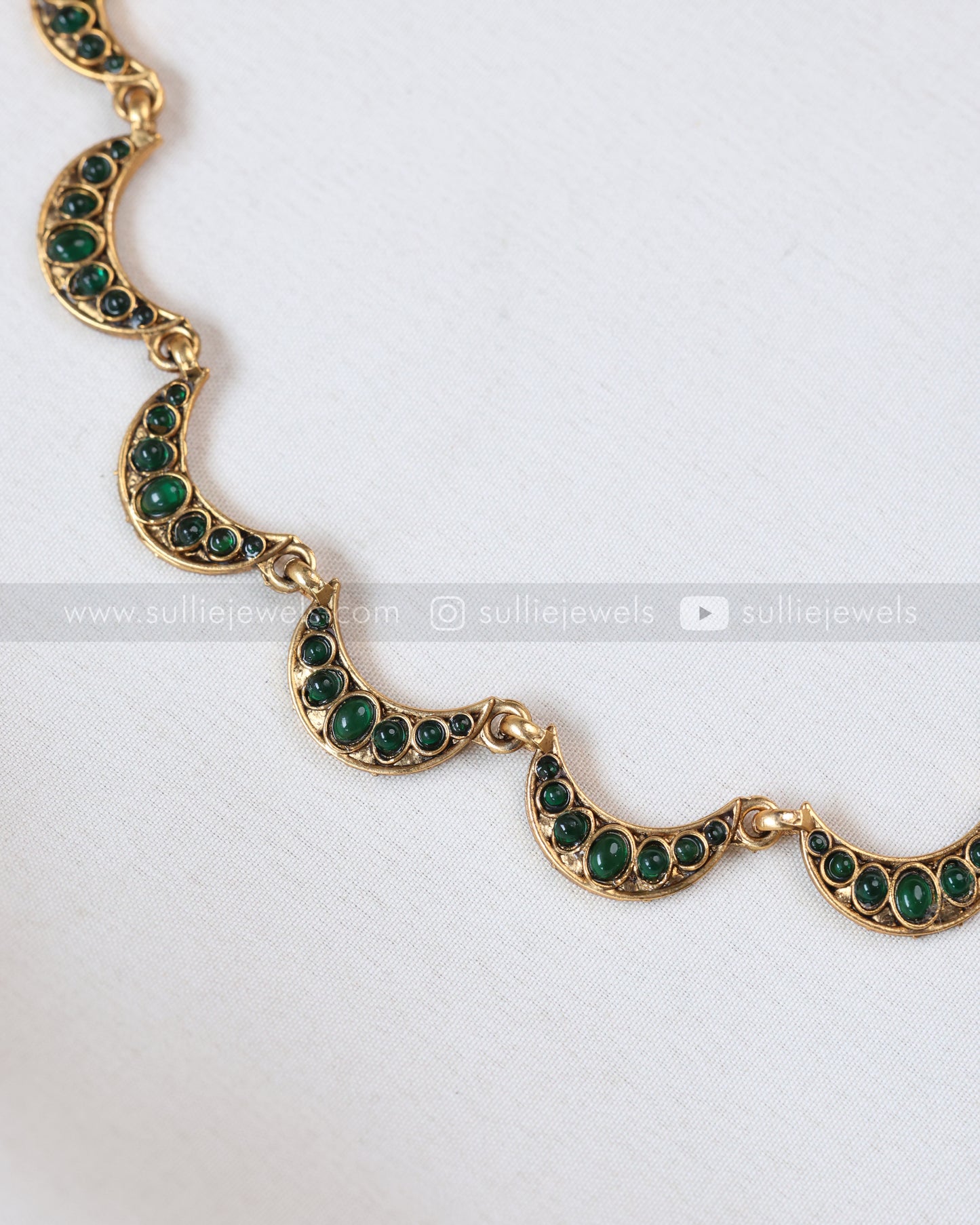 3764 - Sullie Basic Green Stone Crescent Moon Necklace with Earring