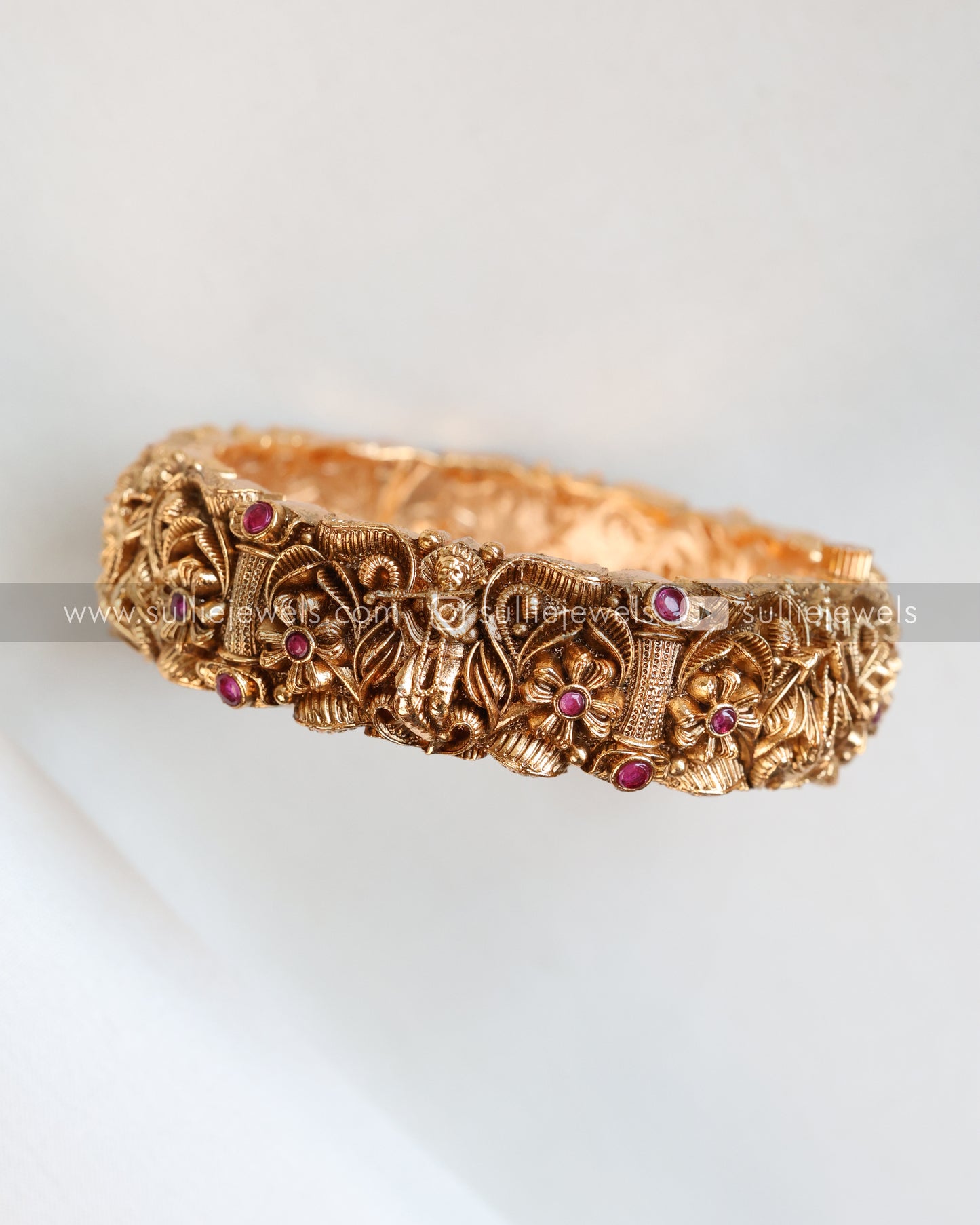 Krishna Detailed Ruby & Gold Screw Kada Bangle
