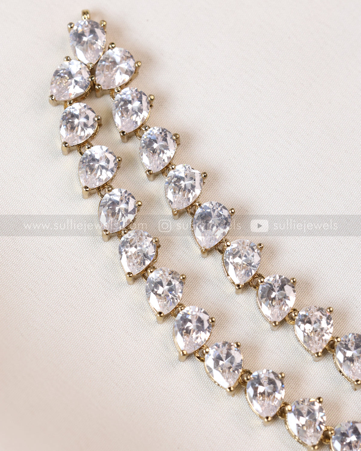 3959 - Raindrop Diamond Lookalike Designer Necklace with Studs - White