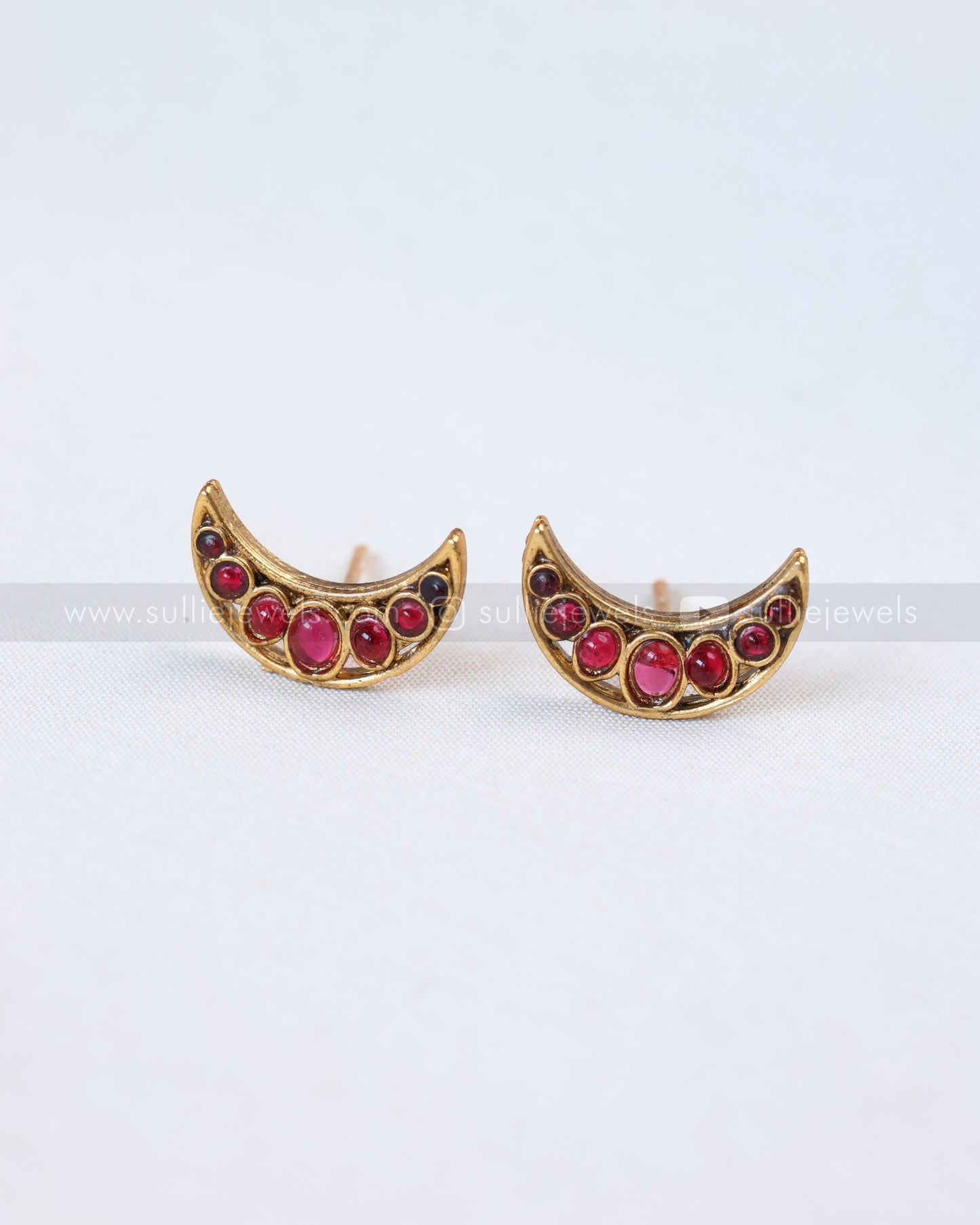 3763 - Sullie Basic Red Stone Crescent Moon Necklace with Earring