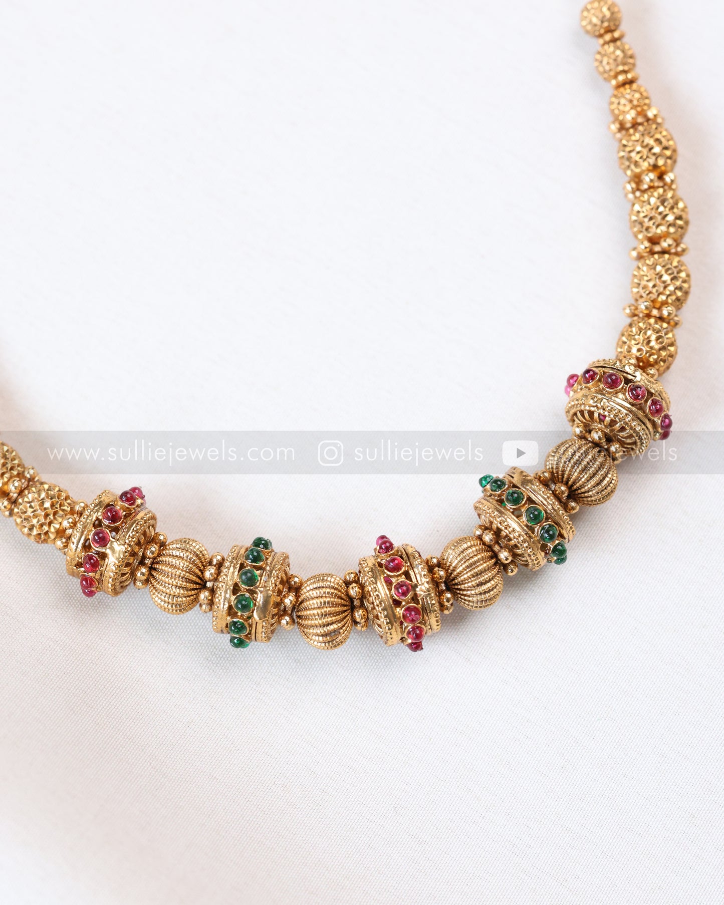 3762 - Sullie Basic Gold Ball Design String with Stud