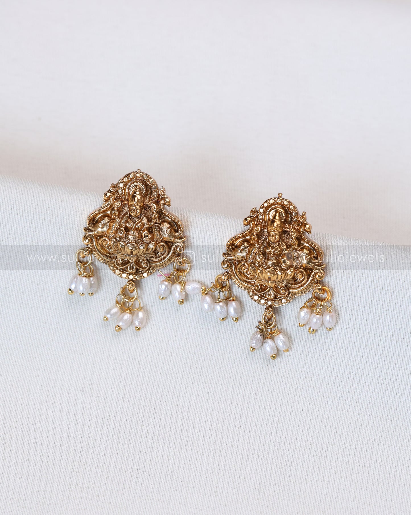 3761 - Sullie Basic Lakshmi Designer Guttapusalu Hasli with Stud