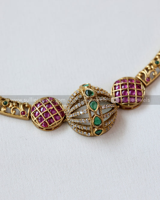 Kemp Sphere Hasli with Studs