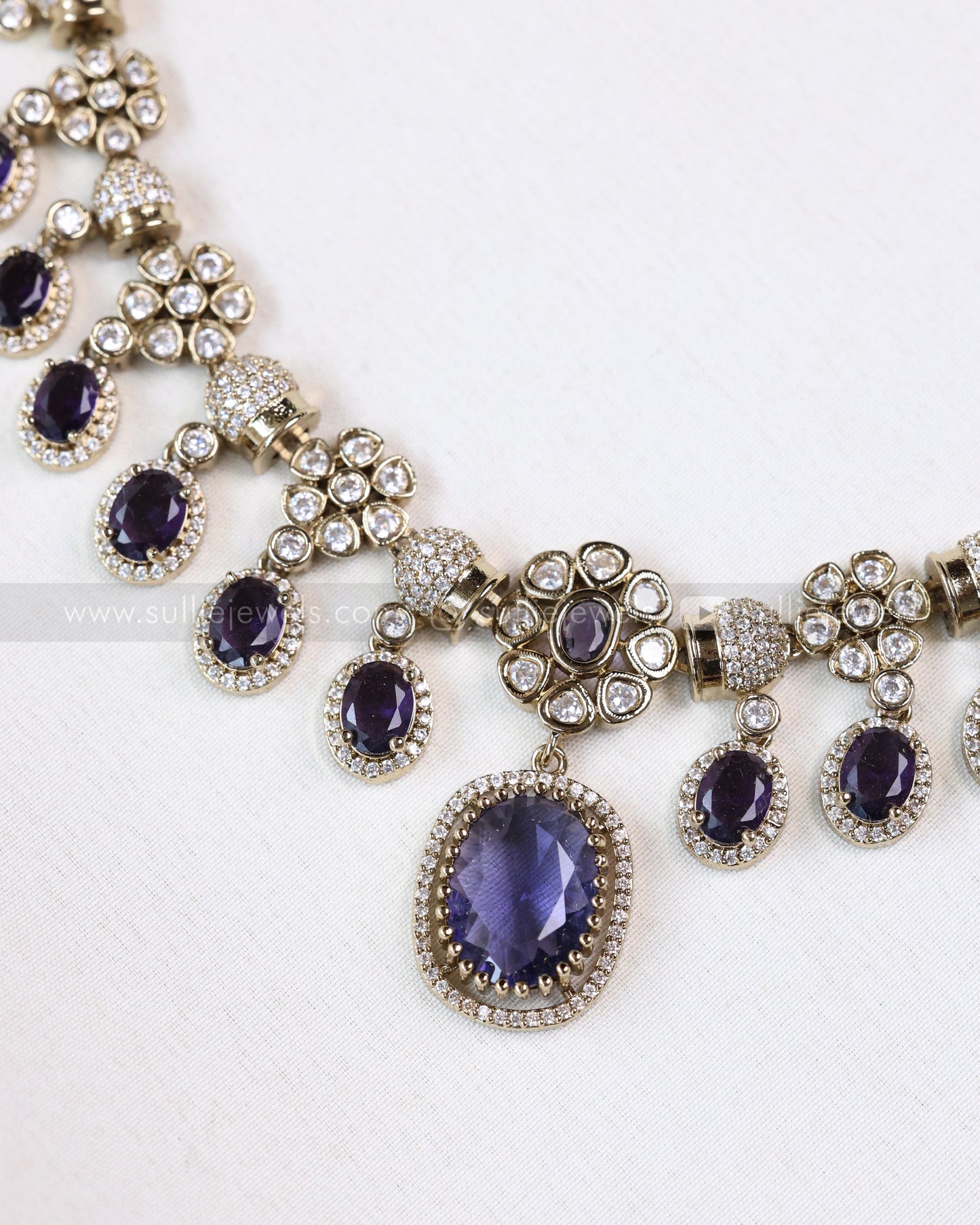3711 - Violet Premium Victorian Pendant Necklace with Earring