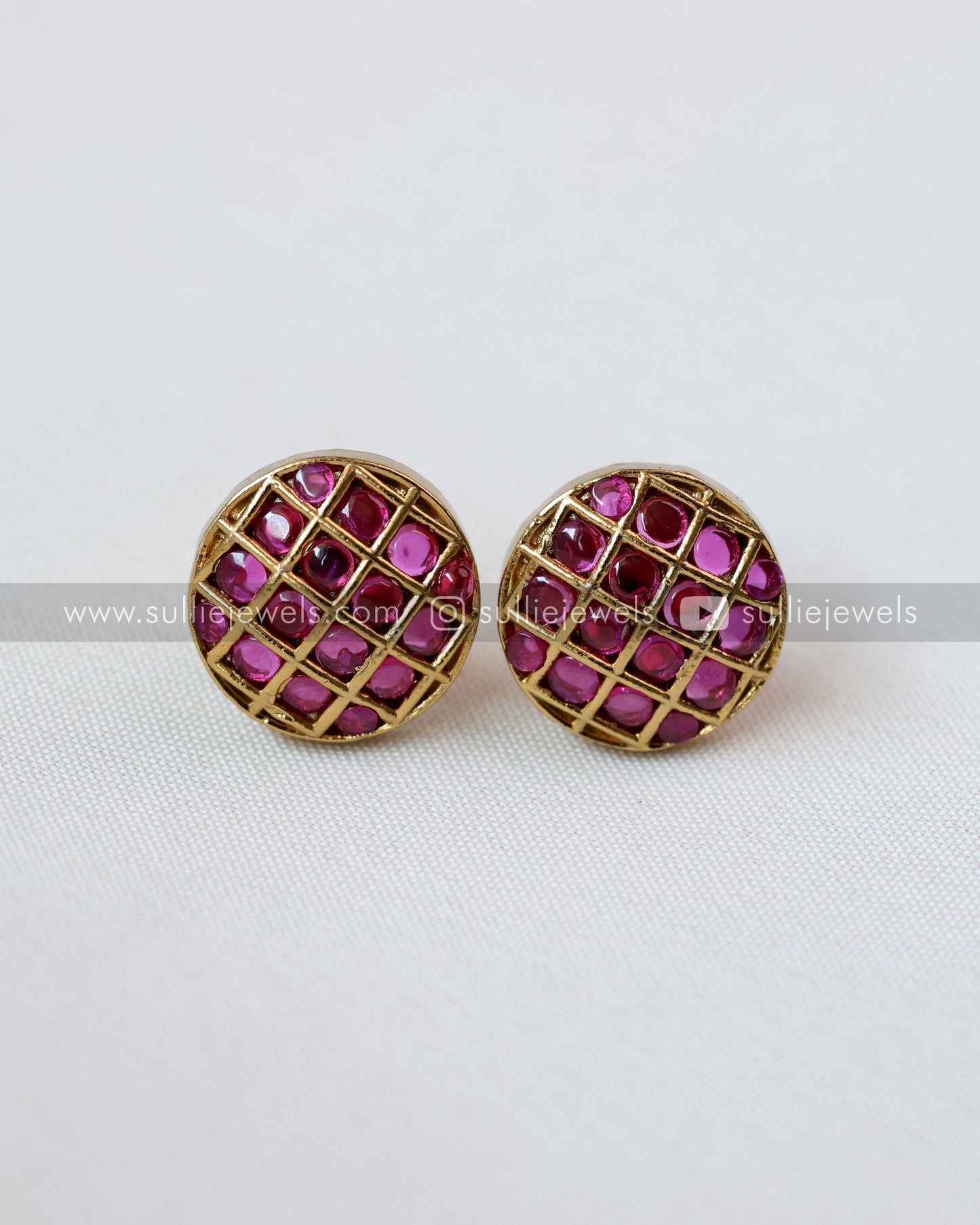 Kemp Sphere Hasli with Studs