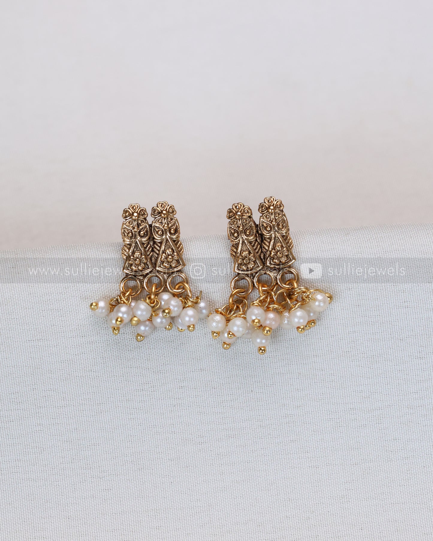 3754 - Sullie Basic - No Idol Pearl Cluster Necklace with Stud