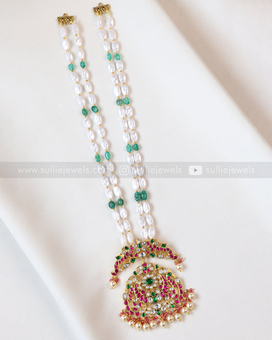 6061 - Kemp Premium Pendant with Green & white Beads Chain
